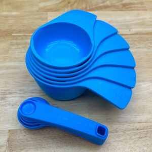 Tupperware Measuring Cups & Spoons Set Nesting Scoops BLUE Baking Kitchen Tools